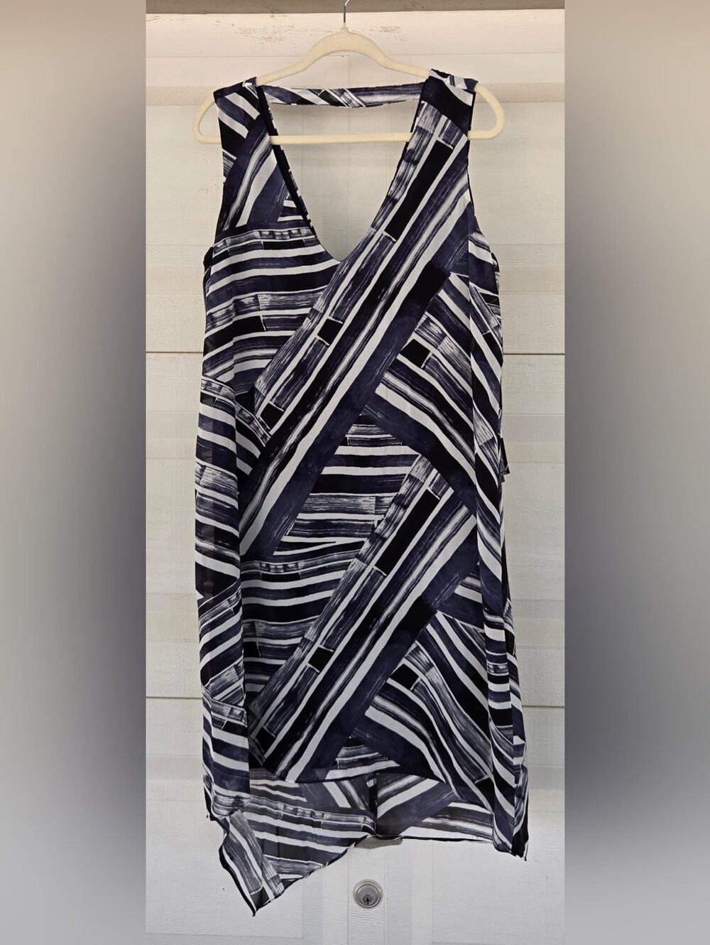 Dana Buchman Black and White Abstract Stripe Sleeveless Dress